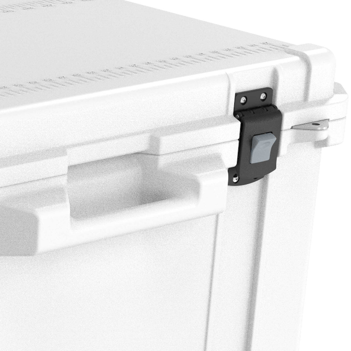 Pelican™ 250QT Elite Cooler comes with easy to use press &amp; pull latches